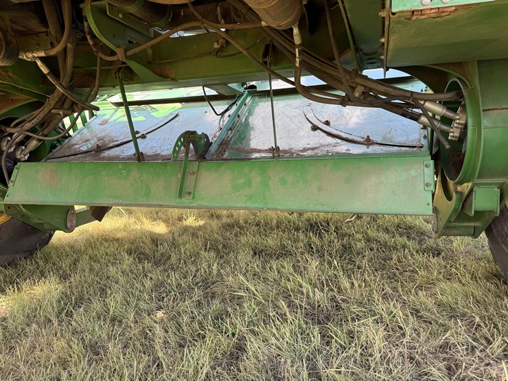 2015-john-deere-w235-image-54