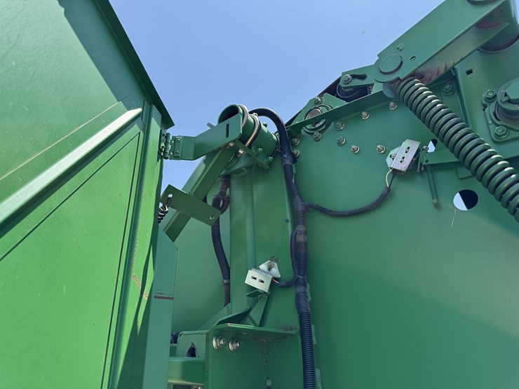 1997-john-deere-566-round-baler-image-35