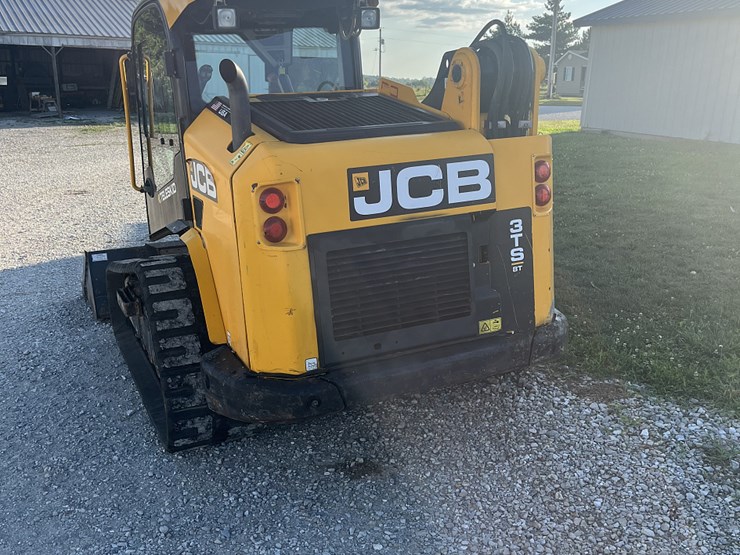 2017-jcb-3ts-8t-image-4