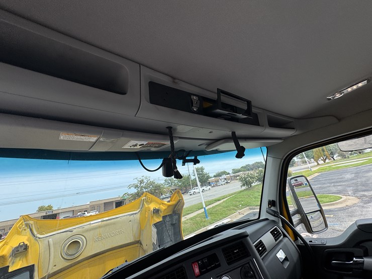 2021-kenworth-t680-image-88