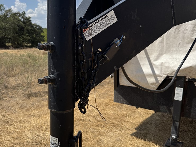 2015-gooseneck-36'-stock-trailer-image-3