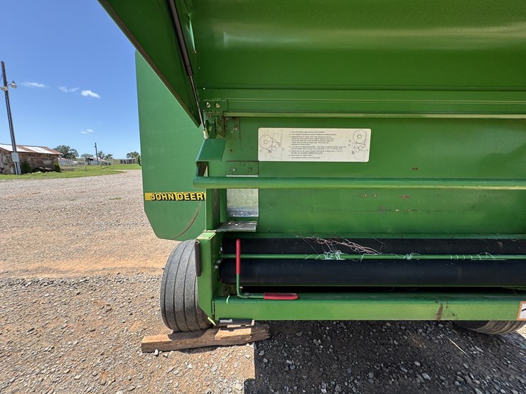 1997-john-deere-566-round-baler-image-47