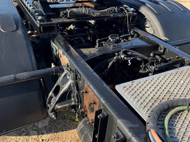 2019-kenworth-t680-image-19