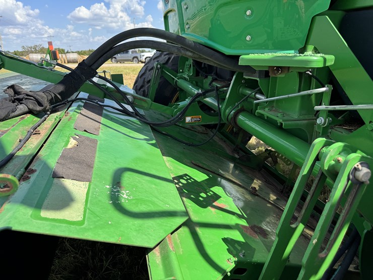 2015-john-deere-w235-image-43