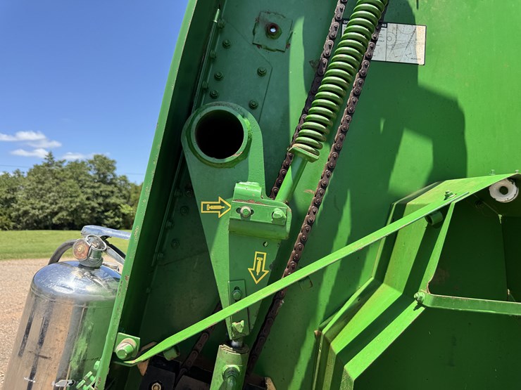 1997-john-deere-566-round-baler-image-15