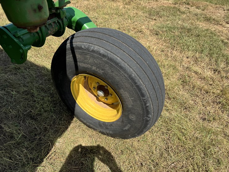 2015-john-deere-w235-image-52
