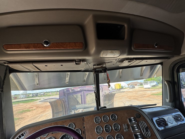 2005-peterbilt-379exhd-image-66