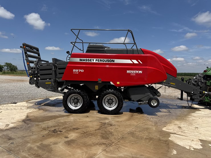 2021-massey-ferguson-2270-image-1