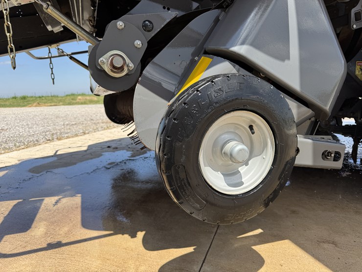 2021-massey-ferguson-2270-image-58