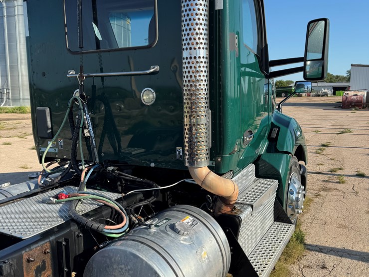 2019-kenworth-t680-image-22