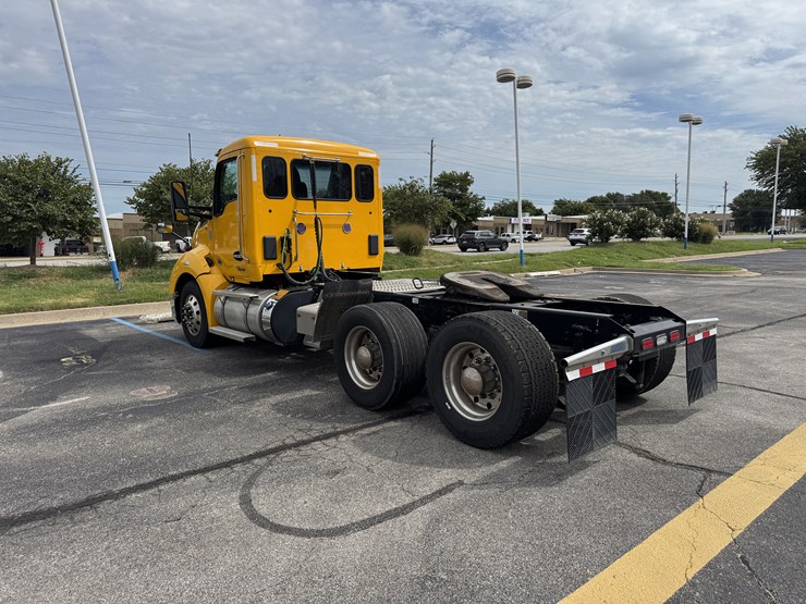 2022-kenworth-t680-image-6