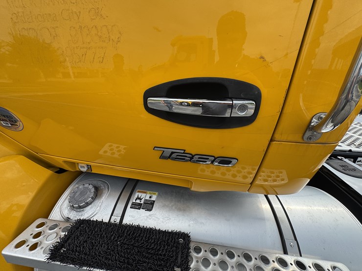 2021-kenworth-t680-image-81
