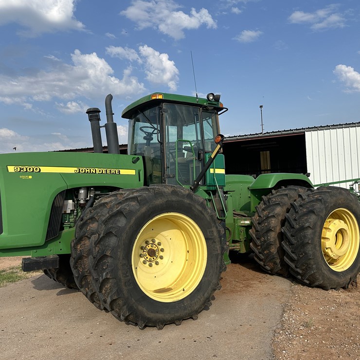 2001 John Deere 9300