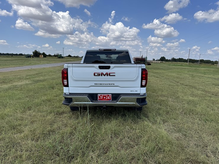 2022-gmc-sierra-1500-image-8