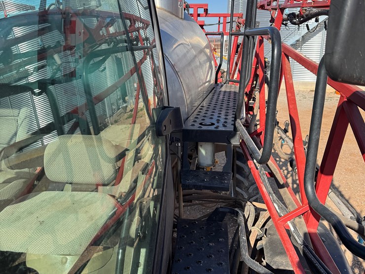2014-case-ih-3330-image-17