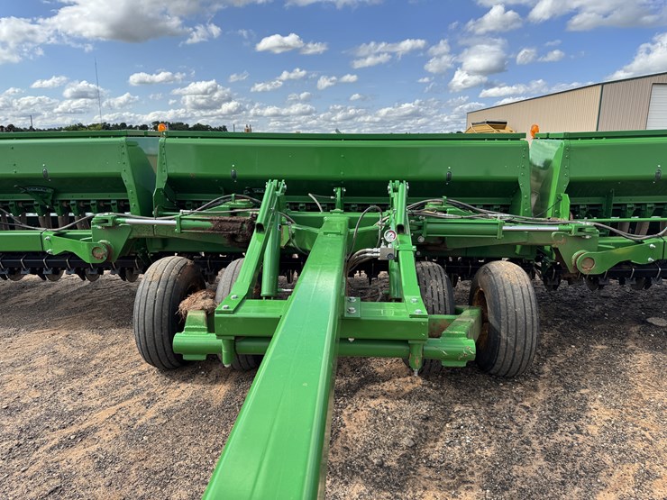 2020-john-deere-455-image-13