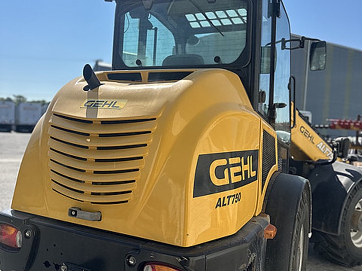 2021-gehl-750-alt-loader-image-15