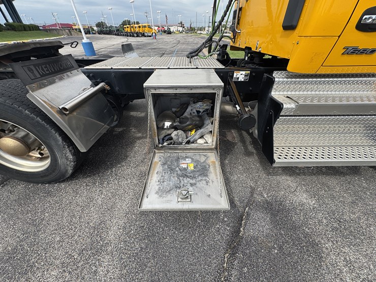 2022-kenworth-t680-image-67