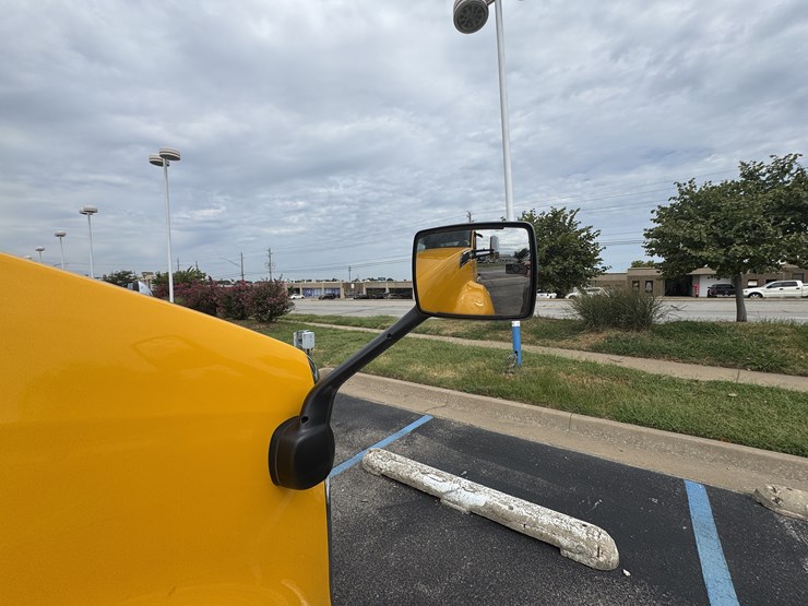 2022-kenworth-t680-image-65