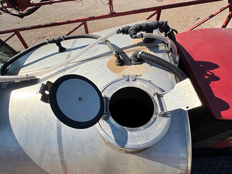 2014-case-ih-3330-image-24