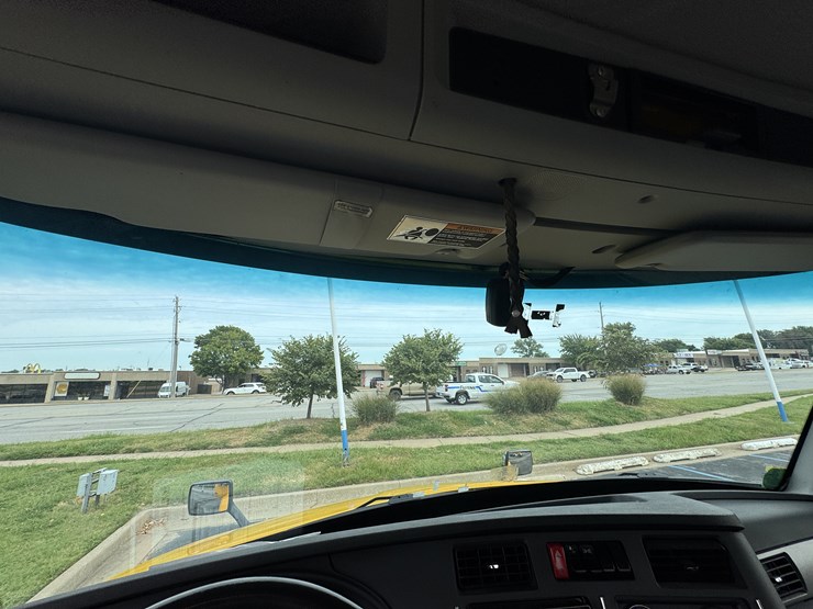 2022-kenworth-t680-image-84