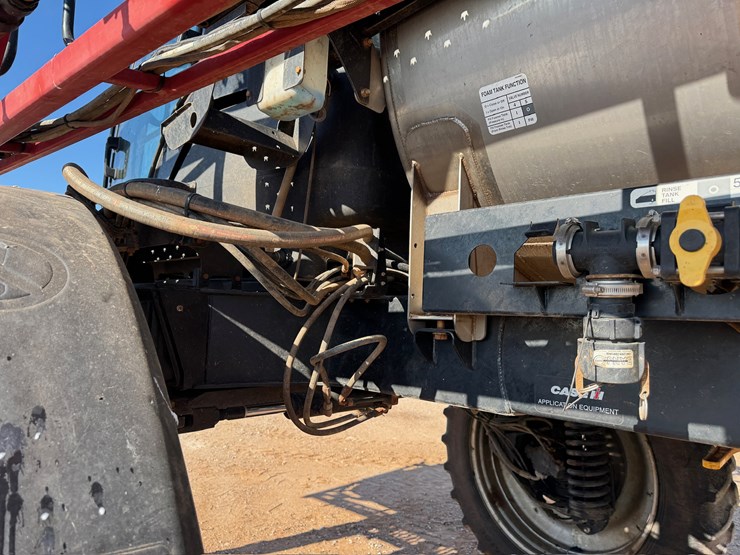 2014-case-ih-3330-image-54