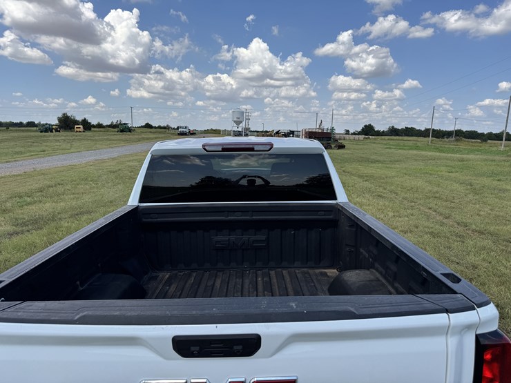 2022-gmc-sierra-1500-image-18