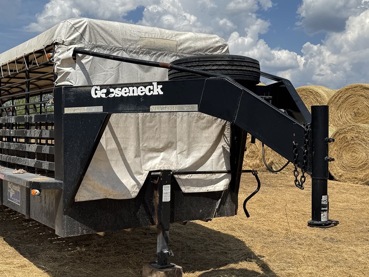 2015-gooseneck-36'-stock-trailer-image-6