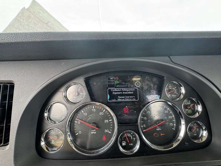 2022-kenworth-t680-image-73