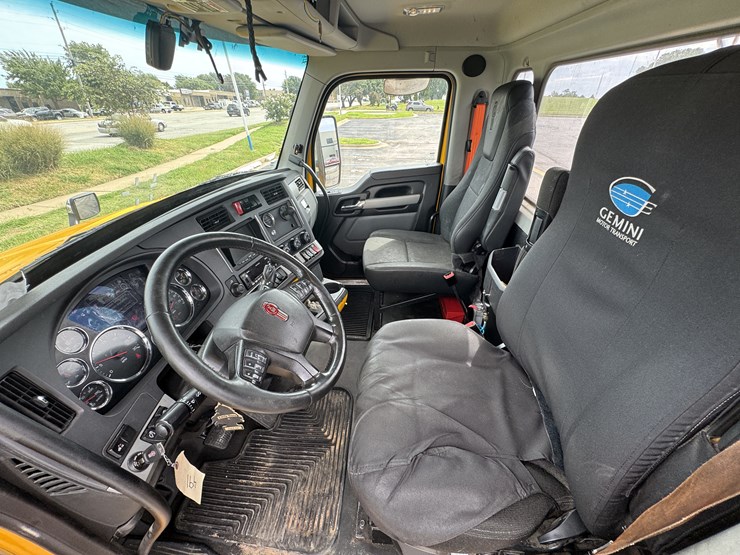 2022-kenworth-t680-image-70