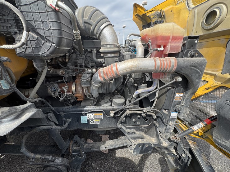 2022-kenworth-t680-image-48