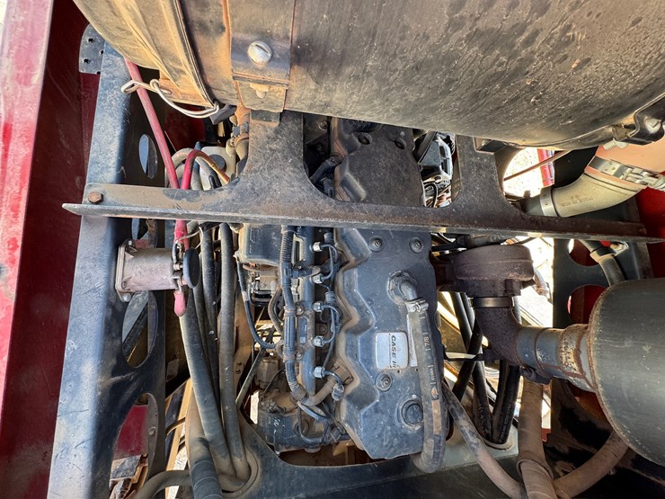 2014-case-ih-3330-image-29