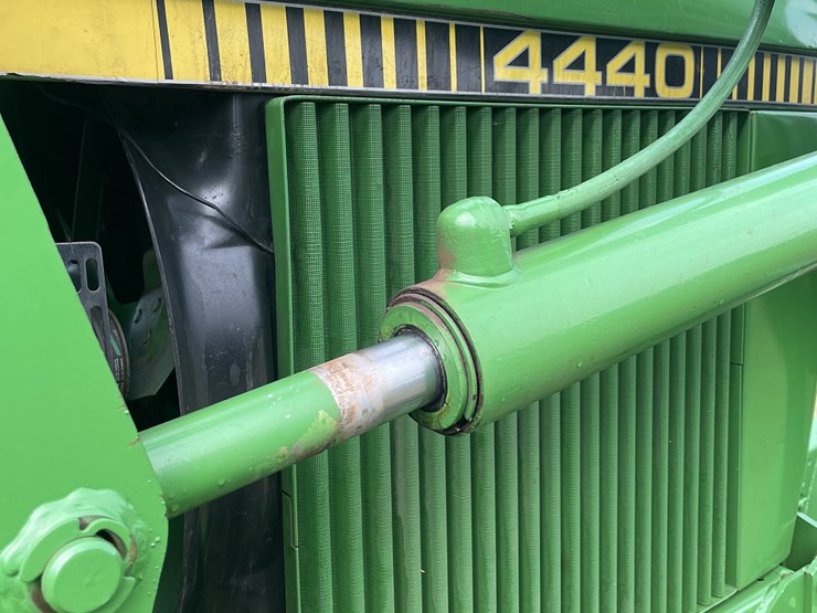 1980-john-deere-4440-image-14