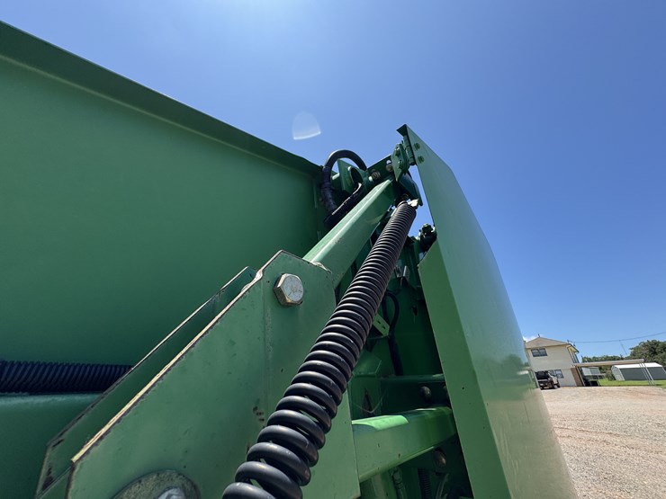 1997-john-deere-566-round-baler-image-41