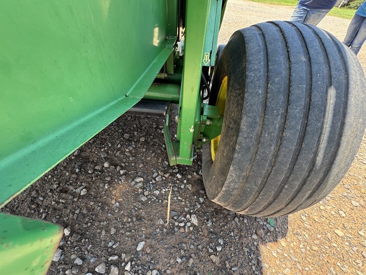 1997-john-deere-566-round-baler-image-42