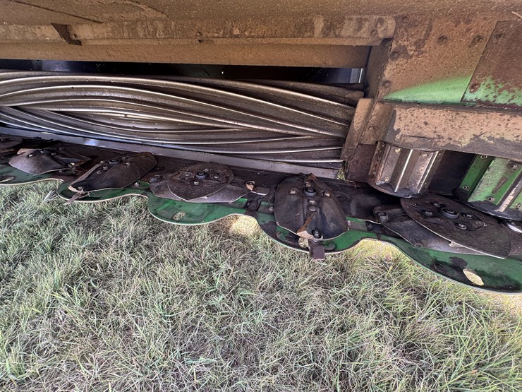 2015-john-deere-w235-image-63