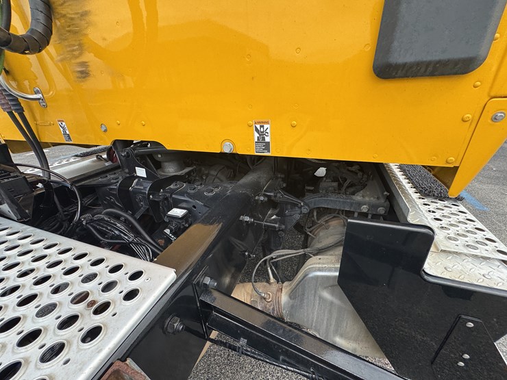 2021-kenworth-t680-image-24