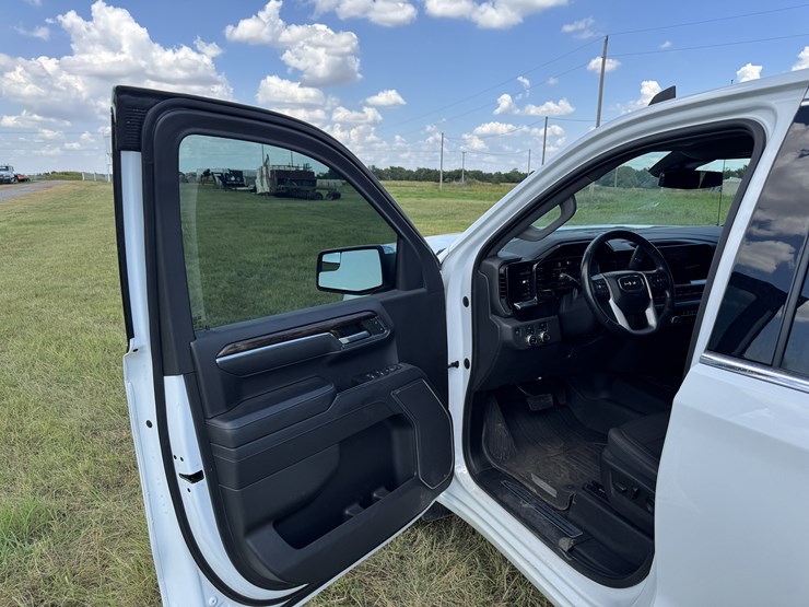 2022-gmc-sierra-1500-image-26