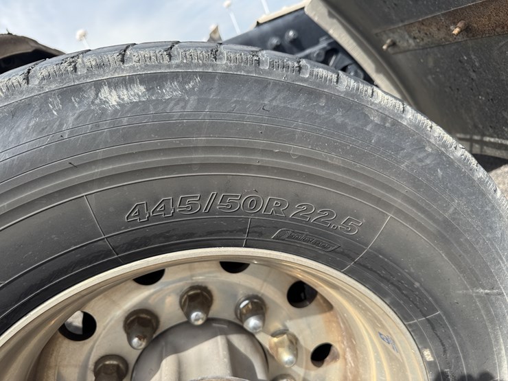 2022-kenworth-t680-image-21