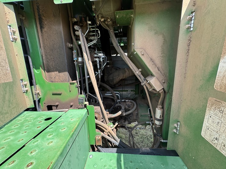 2015-john-deere-w235-image-17