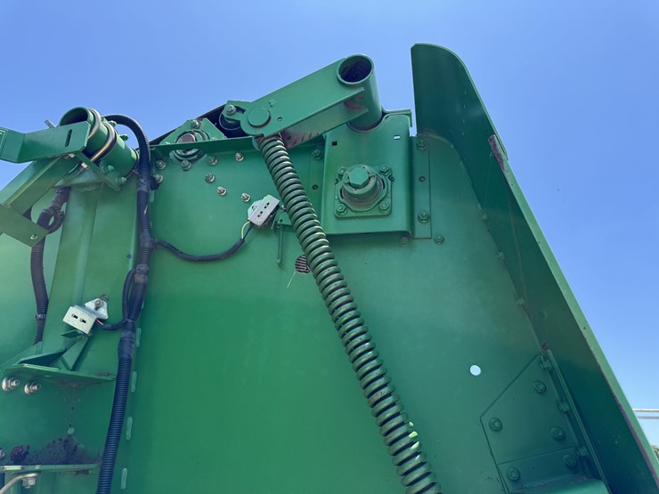 1997-john-deere-566-round-baler-image-34