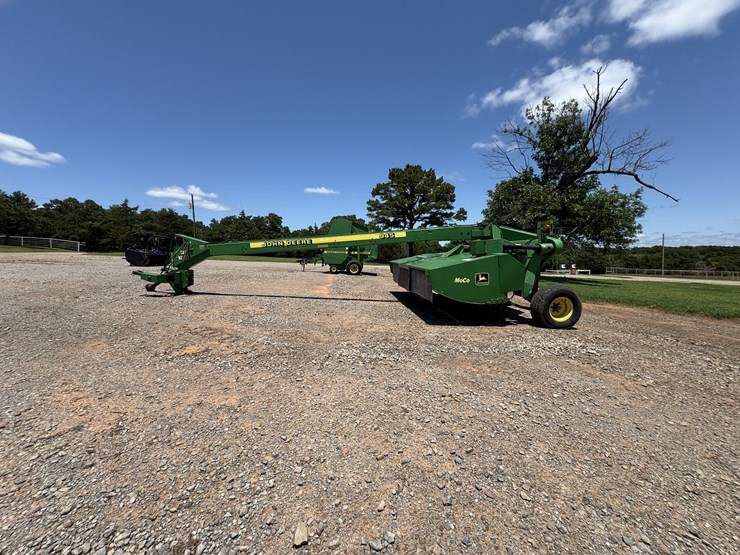 2000-john-deere-945-moco-image-1