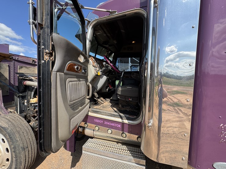 2005-peterbilt-379exhd-image-60