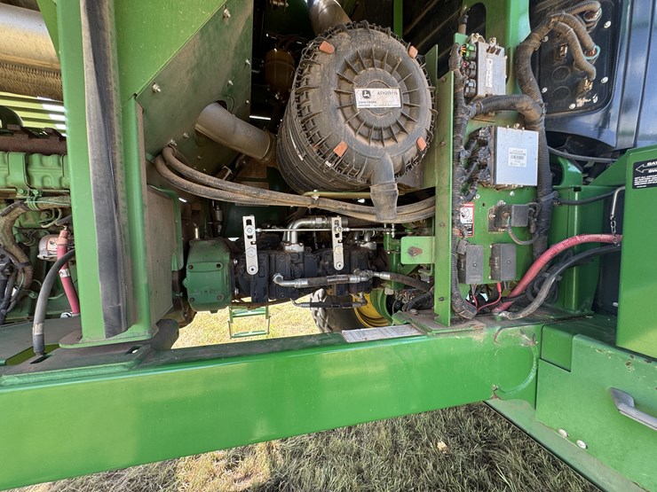 2015-john-deere-w235-image-29