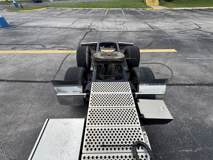 2022-kenworth-t680-image-88