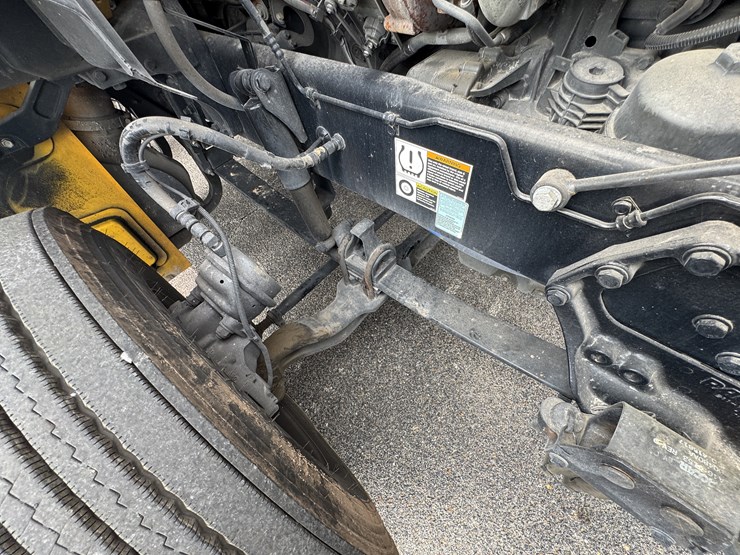 2022-kenworth-t680-image-61