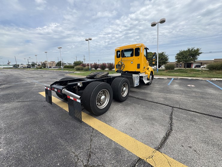 2022-kenworth-t680-image-8