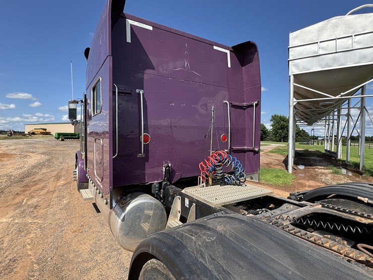 2005-peterbilt-379exhd-image-30