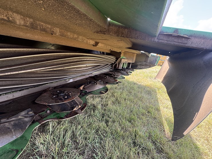 2015-john-deere-w235-image-61