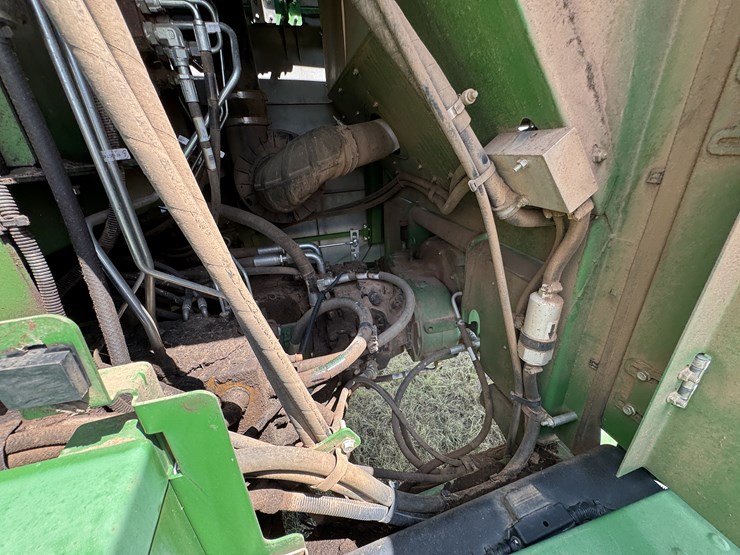 2015-john-deere-w235-image-19
